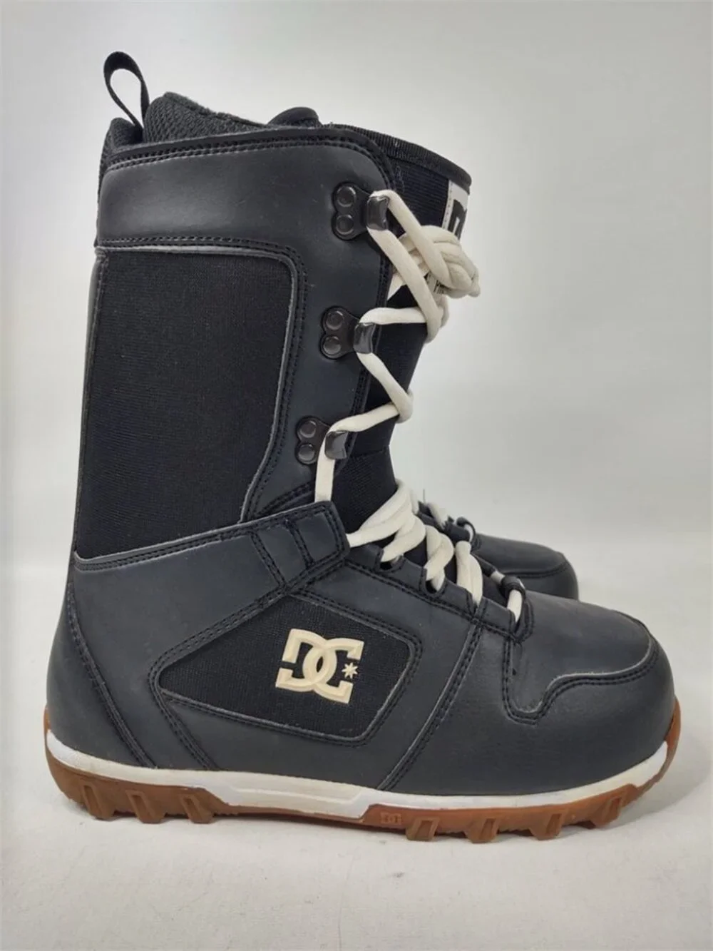 Men’s Size 8 DC Snowboard Boots Phase 2011